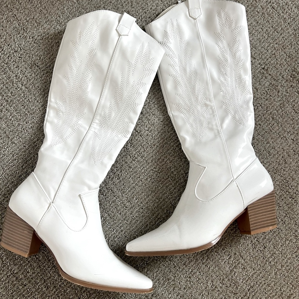 Nasty gal size 8 womens white cowgirl boots